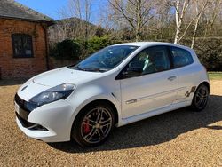 White Used 2011 Renault Clio II Hatchback | £10,000