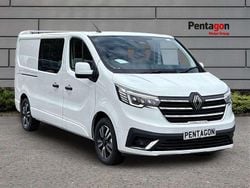 White New 2025 Renault Trafic Van | £37,368