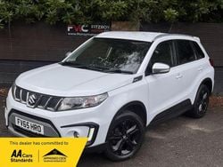 White Used 2016 Suzuki Vitara SUV | £10,495 (Fair price)
