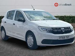 Solid glacier white Used 2020 Dacia Sandero Essentiel Hatchback | £4,800 (Good price)