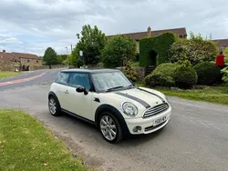 White Used 2010 Mini Cooper Hatch Hatchback | £1,995 (Expensive)