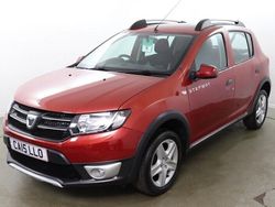 Red Used 2015 Dacia Sandero Lauréate Hatchback | £4,980 (Fair price)