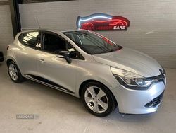 Silver Used 2014 Renault Clio IV Dynamique Hatchback | £4,295 (A bit pricey)