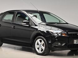 Black Used 2011 Ford Focus Zetec Hatchback | £5,680 (Fair price)