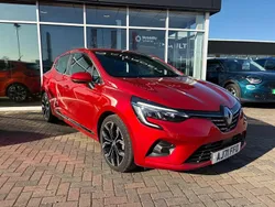 Flame red Used 2022 Renault Clio V Version S Hatchback | £12,695 (Fair price)