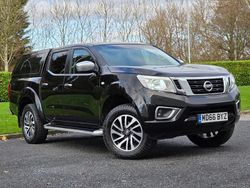 Black Used 2016 Nissan Navara Acenta Pickup | £11,845 (Fair price)