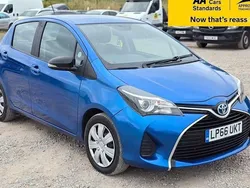 Blue Used 2016 Toyota Yaris Hybrid Active Hatchback | £7,888 (Expensive)