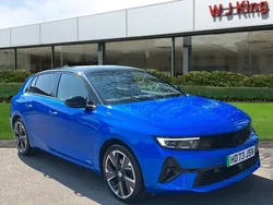 Blue Used 2024 Vauxhall Astra Ultimate Hatchback | £22,495 (Super price)