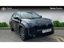 Black New 2025 Toyota Yaris Hybrid Design SUV | £24,617 (Fair price)