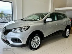 Grey Used 2020 Renault Kadjar Play SUV | £11,295 (Fair price)