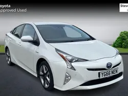 White Used 2016 Toyota Prius Hatchback | £13,995 (Fair price)