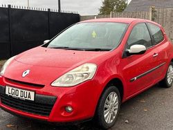 Red Used 2010 Renault Clio II Hatchback | £1,000 (Fair price)