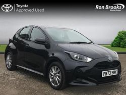 Black Used 2023 Toyota Yaris Hybrid Hatchback | £17,325 (Good price)