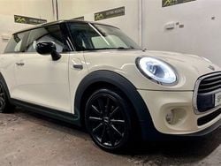 White Used 2017 Mini Cooper D Hatch Hatchback | £7,645 (A bit pricey)