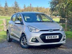 Silver Used 2015 Hyundai i10 Premium Hatchback | £3,999 (Fair price)