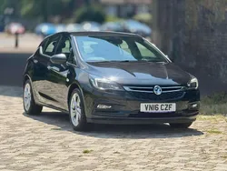 Black Used 2016 Vauxhall Astra SRi Hatchback | £4,970 (Fair price)