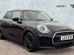 Black Used 2021 Mini Cooper Exclusive Hatchback | £20,795 (A bit pricey)