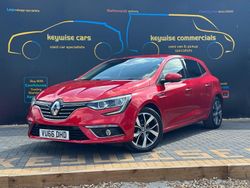Red Used 2016 Renault Mégane III Dynamique Hatchback | £8,990 (Expensive)