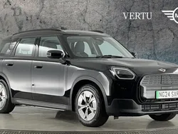 Black New 2024 Mini Countryman Classic SUV | £31,112 (Fair price)