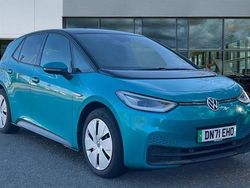 Makena turquoise premium metallic black Used 2022 VW ID.3 Pro Hatchback | £18,331 (Fair price)