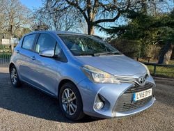 Blue Used 2015 Toyota Yaris Hatchback | £4,999 (Fair price)