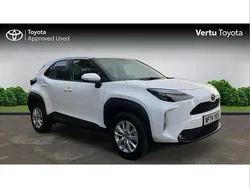 White Used 2025 Toyota Yaris Cross SUV | £23,379 (Good price)