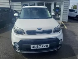 Clear white Used 2017 Kia Soul 2 SUV | £8,995 (Fair price)
