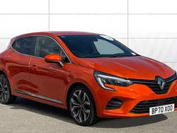 Valencia orange Used 2021 Renault Clio V Version S Hatchback | £10,414 (Fair price)