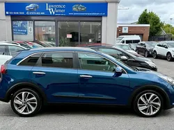 Blue Used 2017 Kia Niro 3 SUV | £9,975 (Fair price)