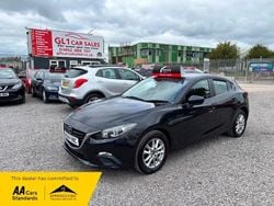 Black Used 2014 Mazda 3 | £6,210 (Fair price)