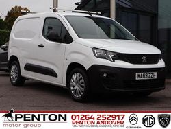 White Used 2019 Peugeot Partner Van | £8,490 (Fair price)