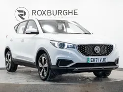 White Used 2021 MG ZS Excite Sedan | £10,750 (Fair price)