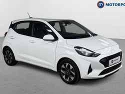 White Used 2024 Hyundai i10 Advanced Hatchback | £14,799 (Fair price)