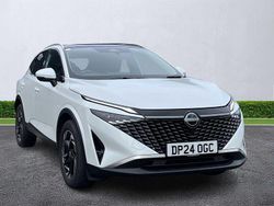 White Used 2024 Nissan Qashqai N-Connecta SUV | £19,995 (Fair price)
