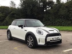 White Used 2023 Mini Cooper S Classic Hatchback | £22,950 (Good price)