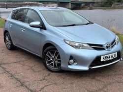 Blue Used 2014 Toyota Auris Plus Hatchback | £5,499 (Fair price)