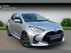 Silver Used 2022 Toyota Yaris Hybrid Design Hatchback | £16,405 (Fair price)