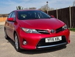Used 2015 Toyota Auris | £5,500 (Good price)