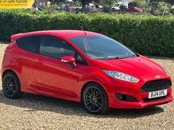 Red Used 2014 Ford Fiesta Zetec Hatchback | £5,799 (Fair price)