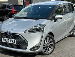 Silver Used 2025 Toyota Sienta | £17,490