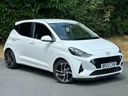 White Used 2022 Hyundai i10 Premium Hatchback | £12,995 (Expensive)
