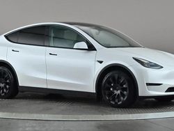 White Used 2022 Tesla Model Y Long Range AWD SUV | £25,098 (Fair price)