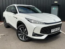 White New 2025 MG HS Trophy SUV | £23,499 (Fair price)