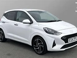 White Used 2024 Hyundai i10 Premium Hatchback | £15,730 (Fair price)