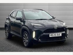 Eclipse black Used 2025 Toyota Yaris Hybrid Design SUV | £24,795 (Fair price)