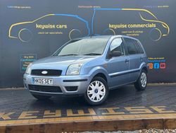 Blue Used 2005 Ford Fusion Hatchback | £2,790 (Expensive)