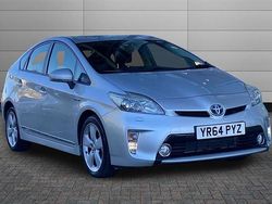 Pure white Used 2014 Toyota Prius Hatchback | £9,950