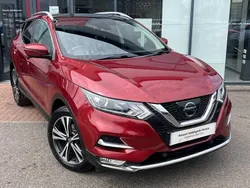 Red Used 2017 Nissan Qashqai N-Connecta SUV | £10,449 (Fair price)