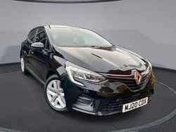 Black Used 2020 Renault Clio V Play Hatchback | £8,799 (Fair price)
