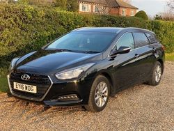 Black Used 2016 Hyundai i40 SE Estate | £4,595 (Fair price)